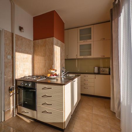 Loggia Apartman Gyor Bagian luar foto